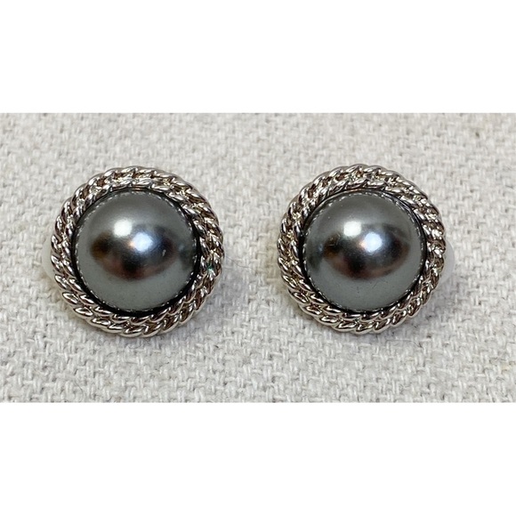 Faux Pearl silver tone chain clip on earrings - Picture 1 of 3